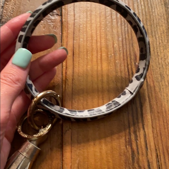 Key ring holder - Picture 4 of 4